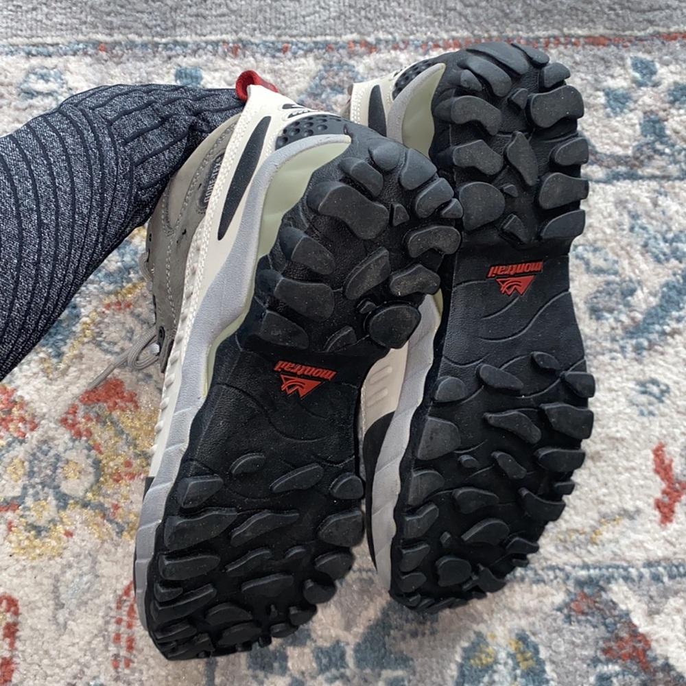 LIKE NEW Montrail Hiking Boots - Picture 5 of 9